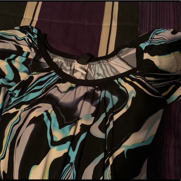 Wrapper bright blouse - Picture 2 of 3